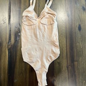 NWOT Skims Sculpting Thong Bodysuit Sand - Size S/X